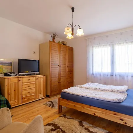 Lakeside Serenity House - Happy *