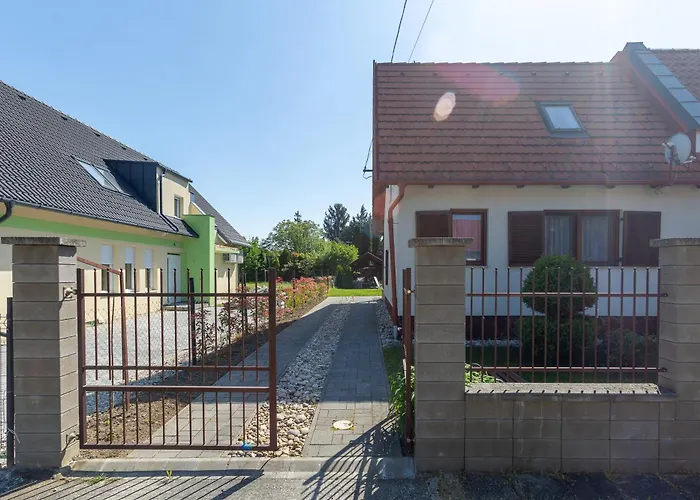 Lakeside Serenity House - Happy Appartamento Balatonberény